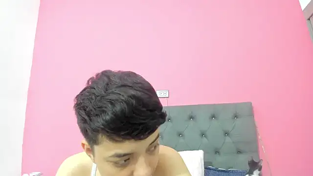 Snapshot of ariloe_quintero chatting on 02/18/26, 12:34 ariloe quintero online show from 02/18/26, 12:34