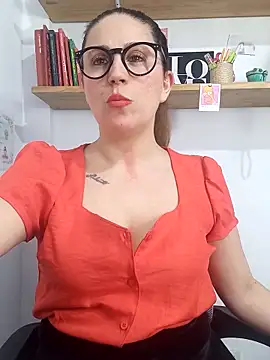 SofiEsteves online show from 05/02/26, 03:50