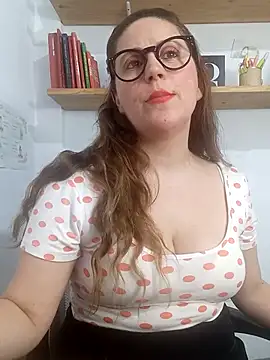 SofiEsteves online show from 05/06/26, 02:00