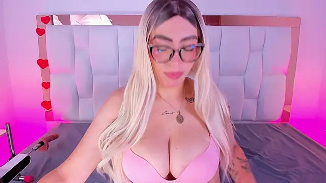 CamilleJuicy  online show from 04/25/26, 01:03