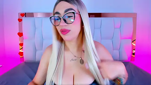 Snapshot of CamilleJuicy_ chatting on 07/07/26, 12:53 CamilleJuicy online show from 07/07/26, 12:53