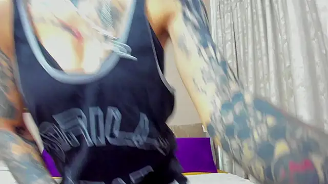 Snapshot of KennyXSX chatting on 12/18/25, 08:04 KennyXSX online show from 12/18/25, 08:04