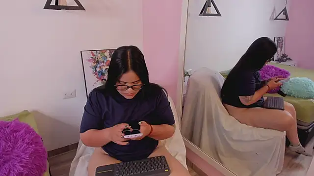 Snapshot of Briana_Goldd chatting on 05/01/26, 02:38 Briana Goldd online show from 05/01/26, 02:38