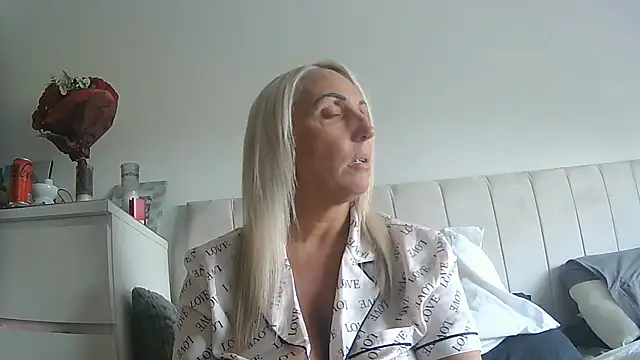 theblondecocklover online show from 06/17/26, 07:04