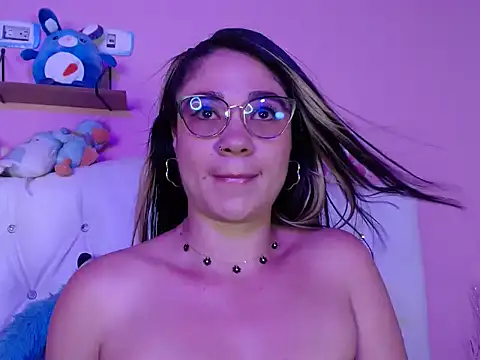 Snapshot of ARIABLAZE_18 chatting on 12/18/25, 09:10 ARIABLAZE 18 online show from 12/18/25, 09:10