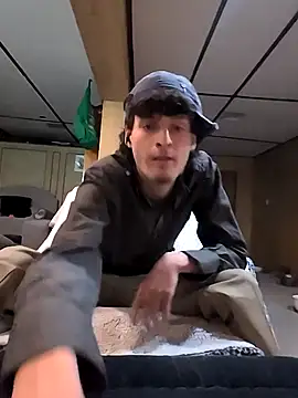 Snapshot of B8RHUNG chatting on 01/18/26, 01:09 B8RHUNG online show from 01/18/26, 01:09