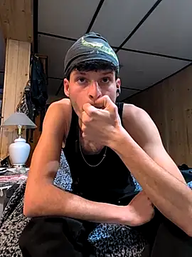 Snapshot of B8RHUNG chatting on 03/05/26, 02:07 B8RHUNG online show from 03/05/26, 02:07