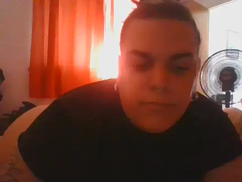 Snapshot of MissAlaskaBoo chatting on 12/17/25, 01:17 MissAlaskaBoo online show from 12/17/25, 01:17