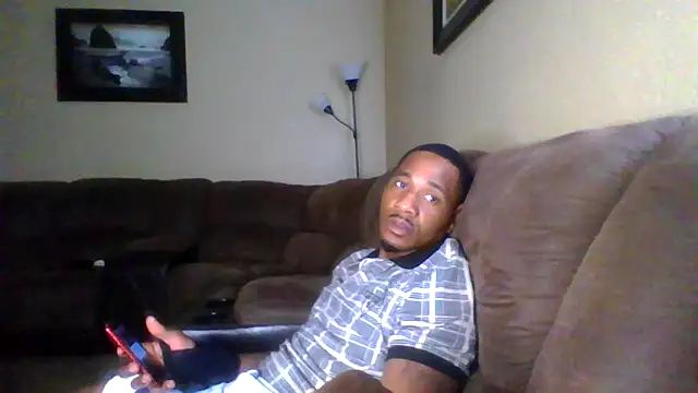 Snapshot of KingDes55 chatting on 05/05/26, 11:02 KingDes55 online show from 05/05/26, 11:02