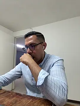 Snapshot of AdrianGarcia89 chatting on 06/03/26, 01:30 AdrianGarcia89 online show from 06/03/26, 01:30