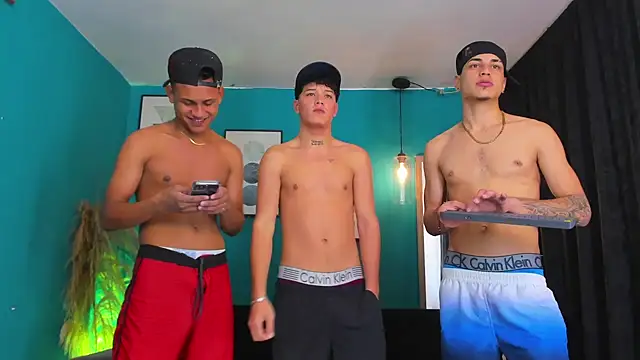 Snapshot of Oficial_KingOfHeavens chatting on 01/05/26, 08:12 Oficial KingOfHeavens online show from 01/05/26, 08:12