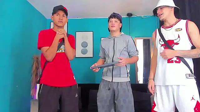 Snapshot of Oficial_KingOfHeavens chatting on 01/07/26, 08:00 Oficial KingOfHeavens online show from 01/07/26, 08:00