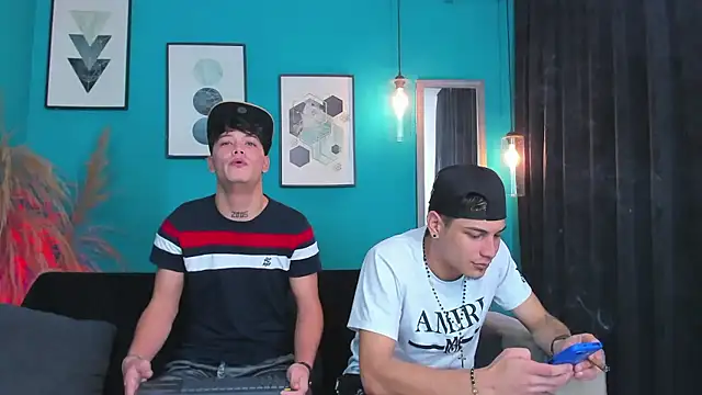 Snapshot of Oficial_KingOfHeavens chatting on 01/12/26, 09:09 Oficial KingOfHeavens online show from 01/12/26, 09:09