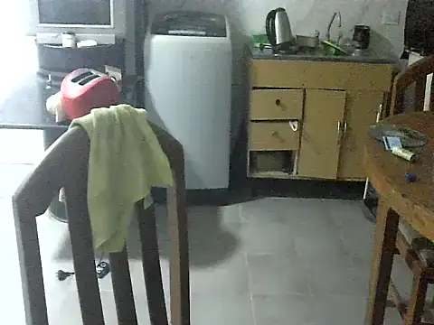 Snapshot of Franalbera chatting on 12/18/25, 03:56 Franalbera online show from 12/18/25, 03:56