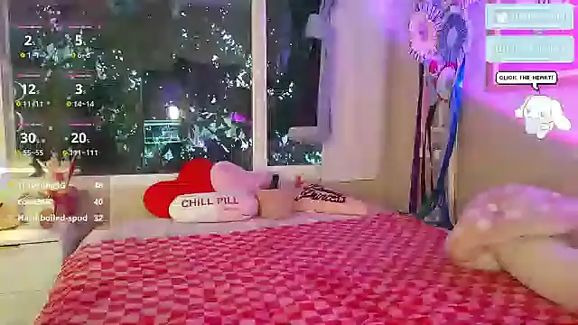 Snapshot of itscleomoon chatting on 02/13/26, 01:34 itscleomoon online show from 02/13/26, 01:34