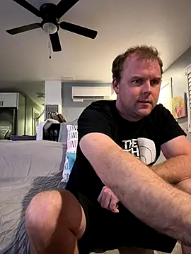 Snapshot of Studmuffin4you chatting on 01/08/26, 05:32 Studmuffin4you online show from 01/08/26, 05:32