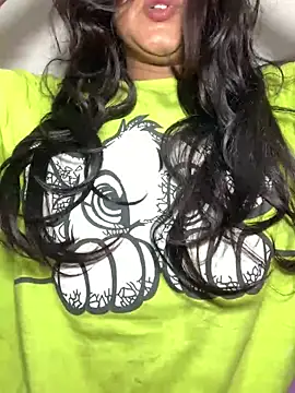 missmisha01 online show from 05/05/26, 01:02