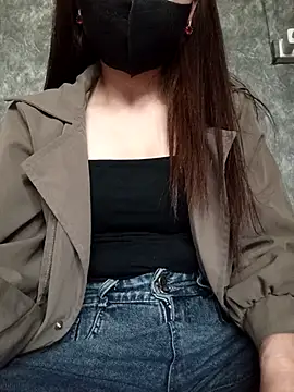 Snapshot of kiss-you12 chatting on 12/18/25, 05:57 kiss-you12 online show from 12/18/25, 05:57