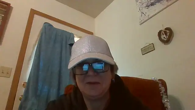 becky1111 online show from 04/24/26, 02:41