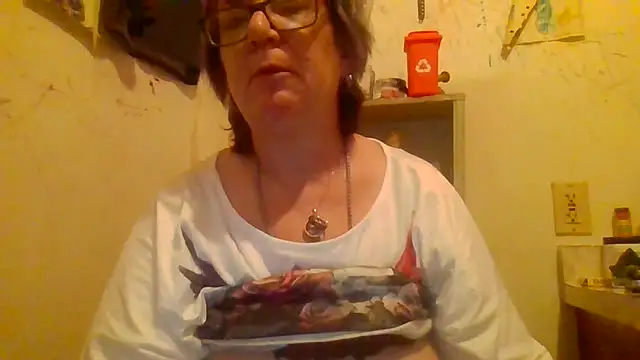 Snapshot of becky1111 chatting on 06/25/26, 10:09 becky1111 online show from 06/25/26, 10:09