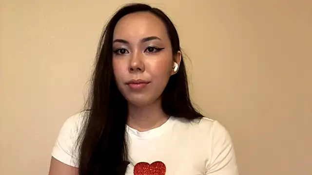 Snapshot of KimYunAh chatting on 12/18/25, 01:17 KimYunAh online show from 12/18/25, 01:17