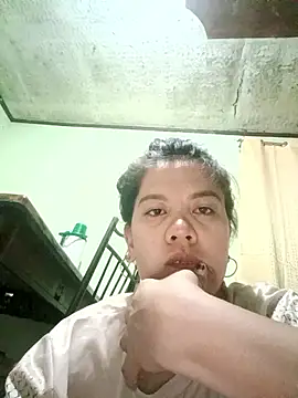 Snapshot of annawet chatting on 05/15/26, 02:02 annawet online show from 05/15/26, 02:02
