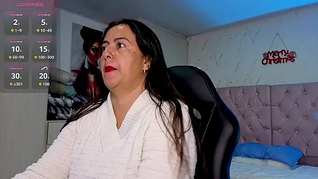 Snapshot of evelyn_harpeery chatting on 01/15/26, 11:26 evelyn harpeery online show from 01/15/26, 11:26