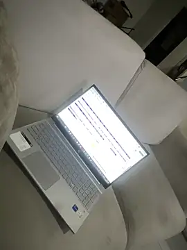 Snapshot of evelyn_harpeery chatting on 02/06/26, 12:04 evelyn harpeery online show from 02/06/26, 12:04