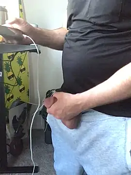 Snapshot of JackHammer2026 chatting on 03/10/26, 06:02 JackHammer2026 online show from 03/10/26, 06:02