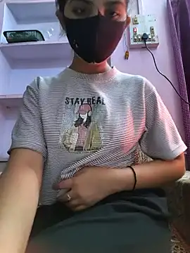 Snapshot of kinsu4763 chatting on 01/18/26, 07:01 kinsu4763 online show from 01/18/26, 07:01