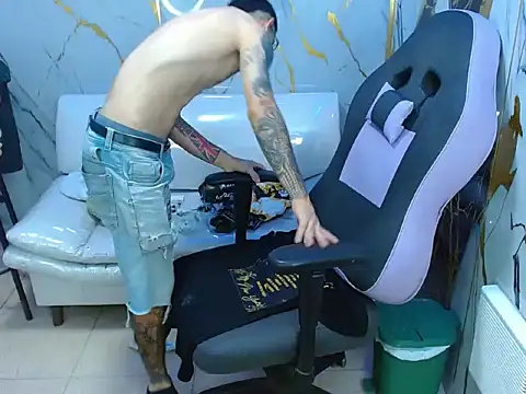Snapshot of Boy_tatto77 chatting on 05/10/26, 11:37 Boy tatto77 online show from 05/10/26, 11:37