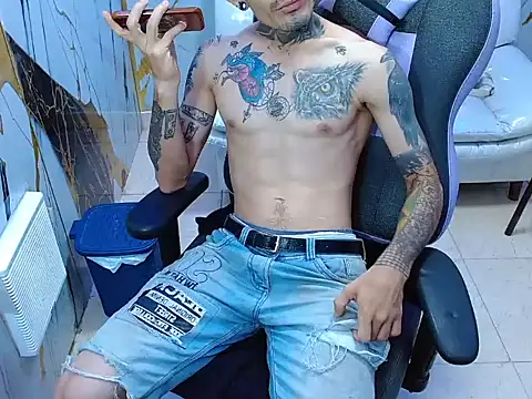 Boy tatto77 online show from 06/13/26, 12:47