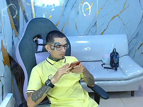 Boy tatto77 online show from 06/30/26, 12:44