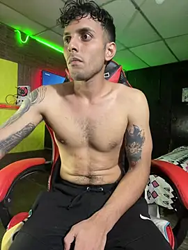 Snapshot of JustynAle2025 chatting on 01/15/26, 02:27 JustynAle2025 online show from 01/15/26, 02:27