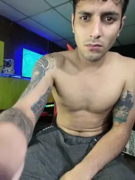 Snapshot of JustynAle2025 chatting on 02/12/26, 04:02 JustynAle2025 online show from 02/12/26, 04:02