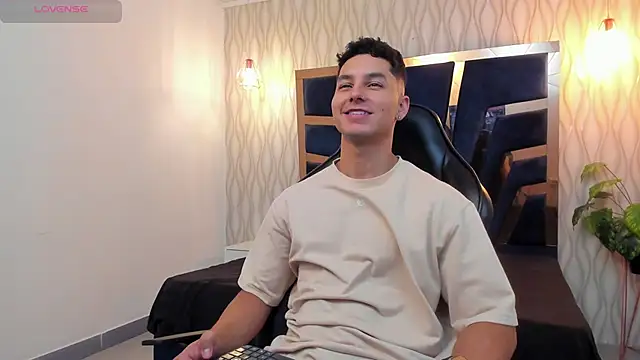 Noah Clarkk online show from 04/30/26, 05:30