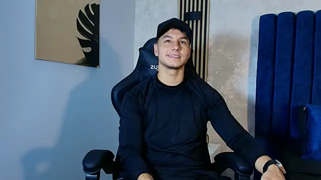 Noah Clarkk online show from 05/14/26, 05:42