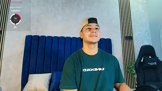 Noah Clarkk online show from 05/18/26, 05:41
