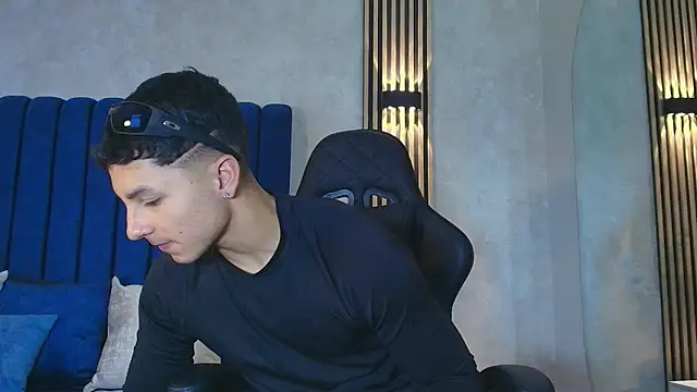 Noah Clarkk online show from 06/12/26, 05:34