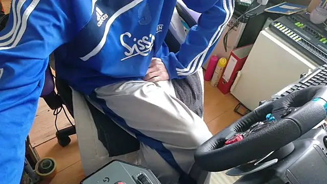 Snapshot of Gay-Versaut chatting on 02/09/26, 12:20 Gay-Versaut online show from 02/09/26, 12:20