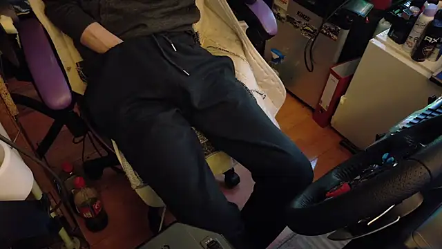 Snapshot of Gay-Versaut chatting on 03/14/26, 06:02 Gay-Versaut online show from 03/14/26, 06:02