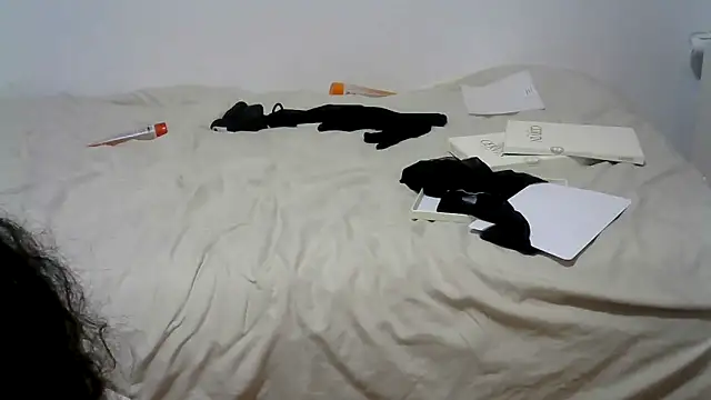 Gwenette66 online show from 12/18/25, 11:22