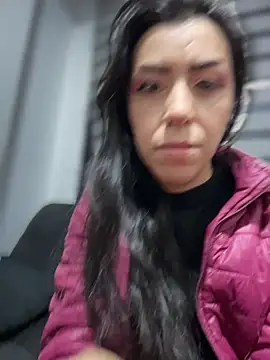 Snapshot of Sky_Girl_LS chatting on 12/23/25, 01:03 Sky Girl LS online show from 12/23/25, 01:03