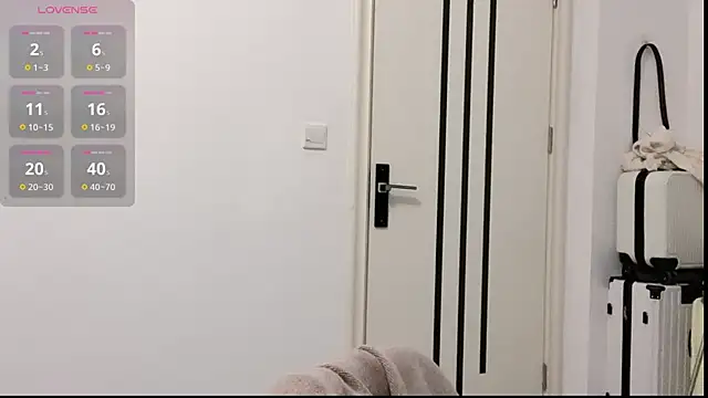 Snapshot of Mona-u chatting on 01/19/26, 06:50 Mona-u online show from 01/19/26, 06:50