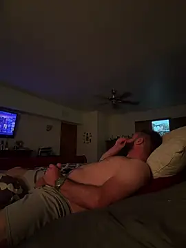 Snapshot of feralfloridacple chatting on 03/13/26, 06:31 feralfloridacple online show from 03/13/26, 06:31