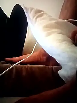 cazzigrossi23 online show from 12/18/25, 02:45