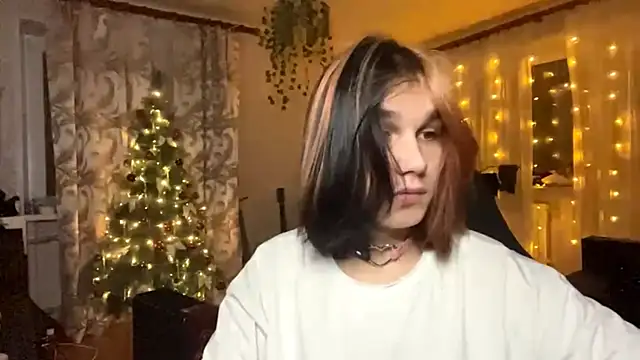 emo sweet online show from 12/18/25, 07:31