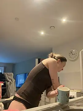 Snapshot of LilyLuck_ chatting on 02/05/26, 02:00 LilyLuck online show from 02/05/26, 02:00