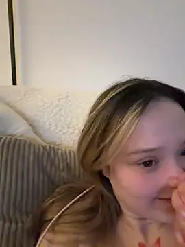 Snapshot of LilyLuck_ chatting on 02/17/26, 10:16 LilyLuck online show from 02/17/26, 10:16