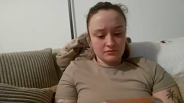 Snapshot of LilyLuck_ chatting on 02/23/26, 06:27 LilyLuck online show from 02/23/26, 06:27